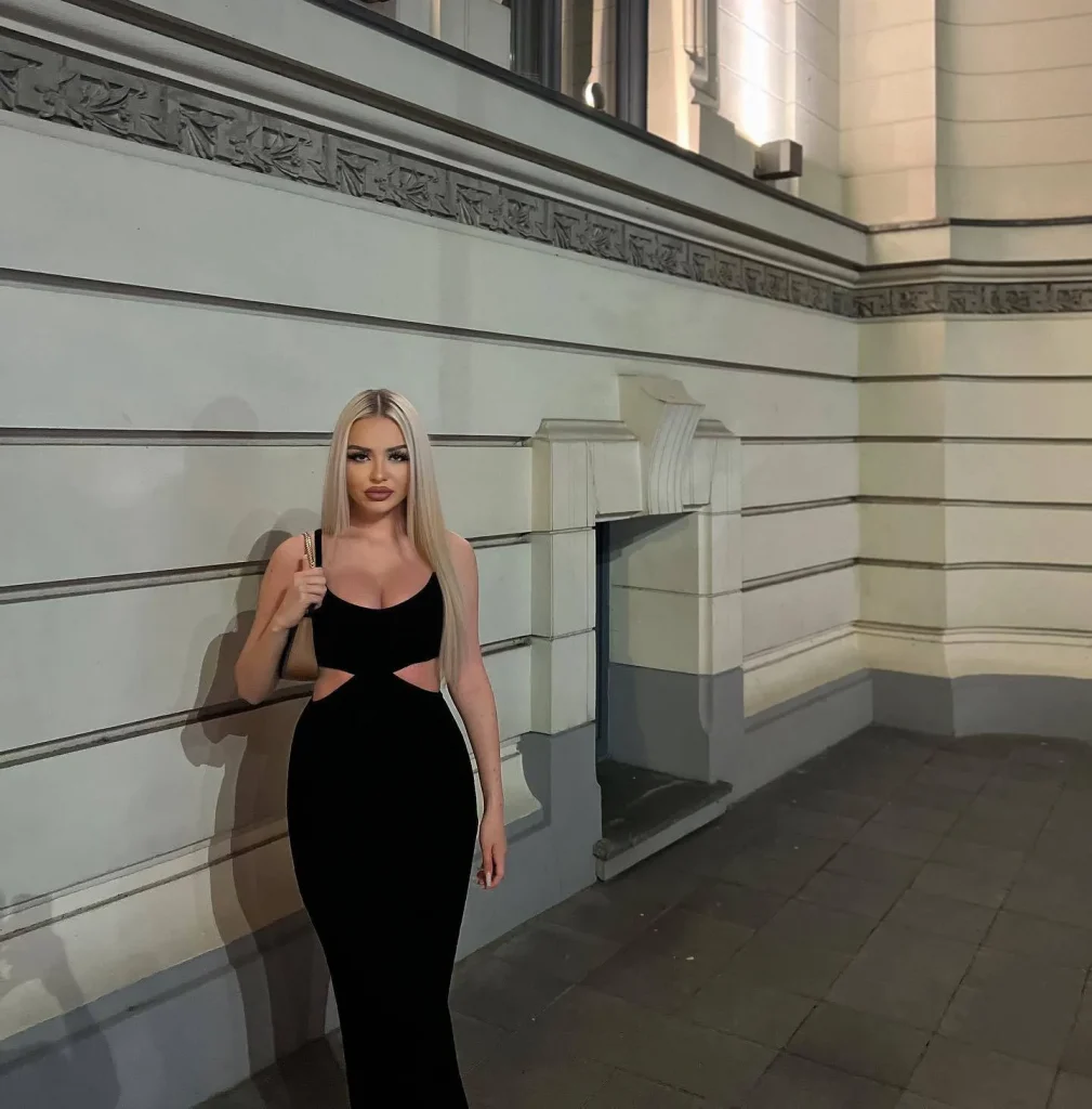 Savannah - Premium Escort Model Mallorca | Vip Escorts Mallorca